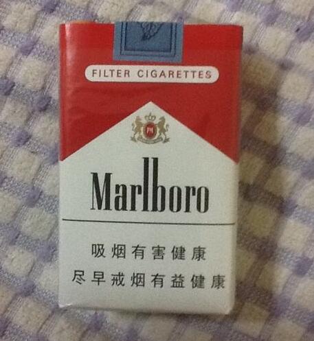 云霄县香烟蓝玉溪_玉溪蓝色烟嘴软盒多少钱一包